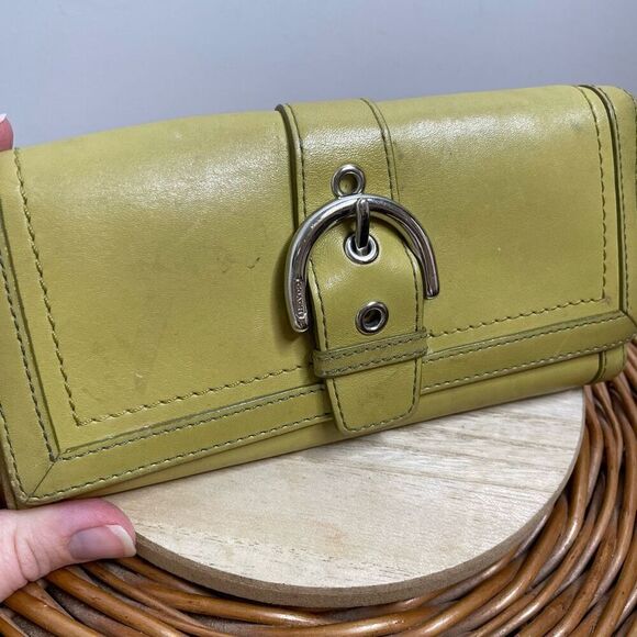 Coach Soho Tan Leather Buckle Flap Closure Long Wallet Green Yellow Clutch - Picture 2 of 9